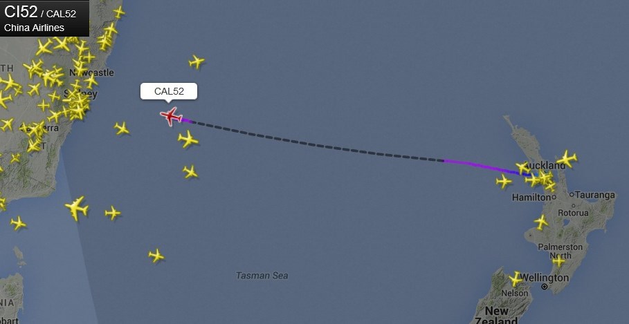 Black dotted line indicates plane disappears from ADSB tracking over Tasman Sea